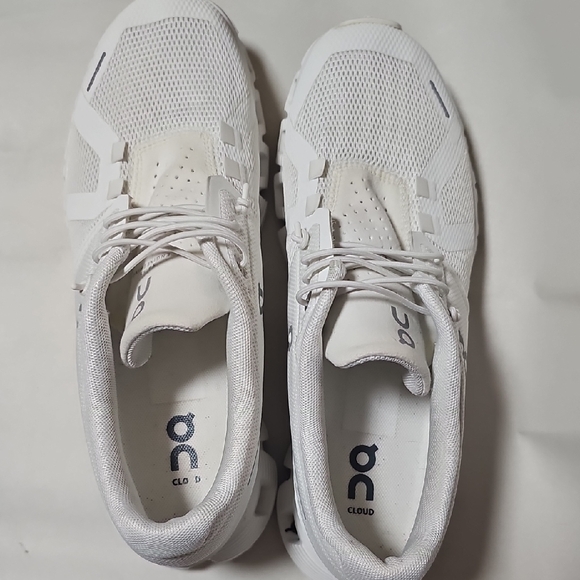 On Running Women's Cloud Pure White Athletic Shoes - Picture 6 of 8